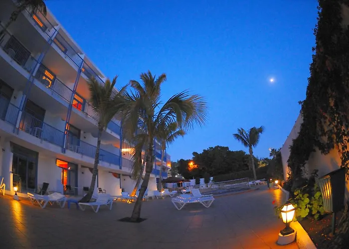 Puerto del Carmen (Lanzarote) Hotels for Romantic Getaway