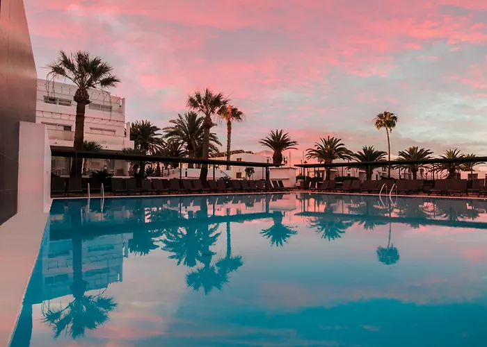Puerto del Carmen (Lanzarote) Hotels With Jacuzzi in Room