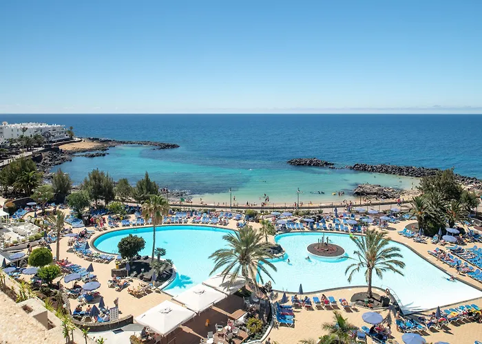Costa Teguise hotels near El Jablillo