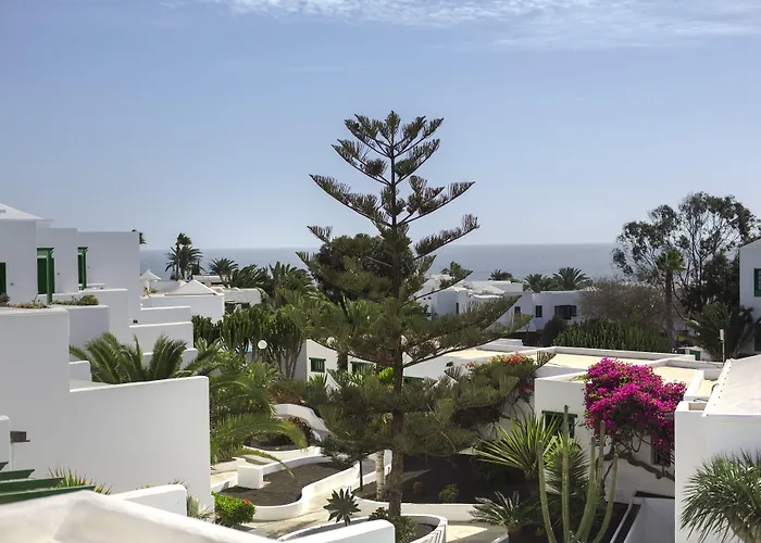 Costa Teguise Dog Friendly Hotels near Plaza Pueblo Marinero