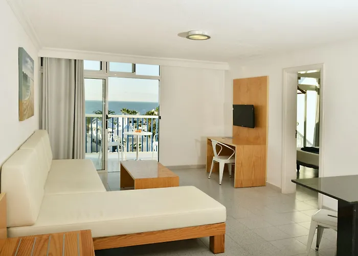 Pet friendly Ereza Apartamentos Los Hibiscos - Adults Only Puerto del Carmen 