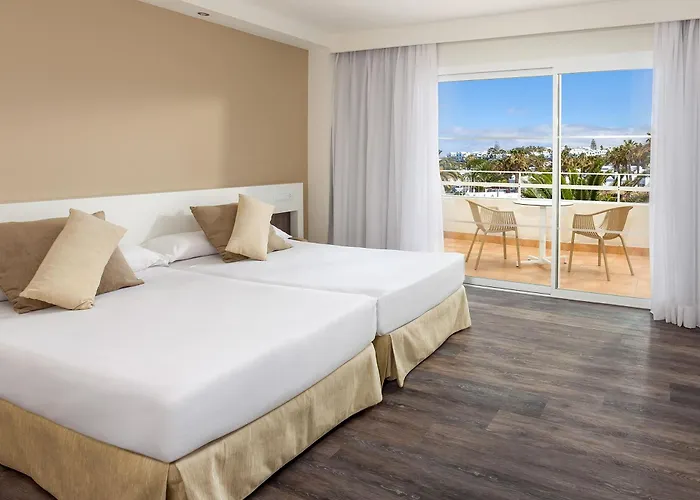 Puerto del Carmen (Lanzarote) Hotels with Tennis Court