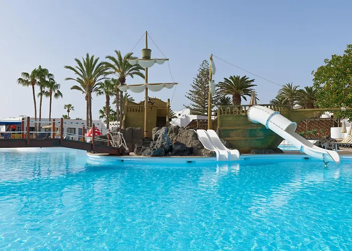 Costa Teguise hotels near Windsurfing Club Las Cucharas