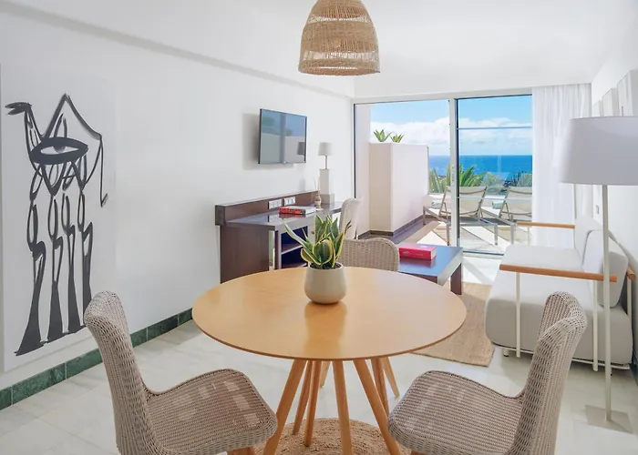 Costa Teguise hotels near Childrens Play Areas