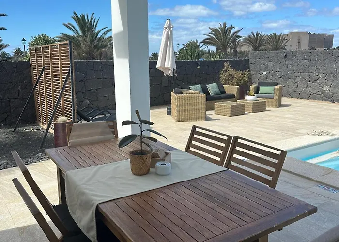 Cabin Rentals in Costa Teguise