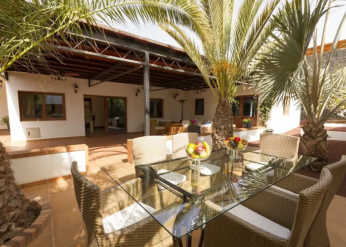 Pet friendly Villa Palmeras Lanzarote Island